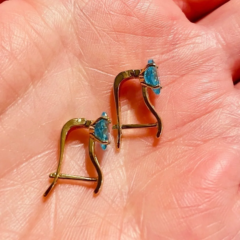 🌟HP🌟 BLUE TOPAZ CZ 18K Gold Plated Leaver Back Earrings Anniversary Gift